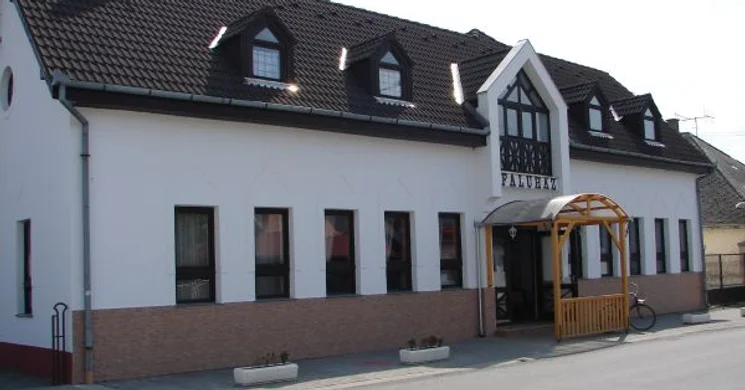 Faluház Dunaszentbenedek