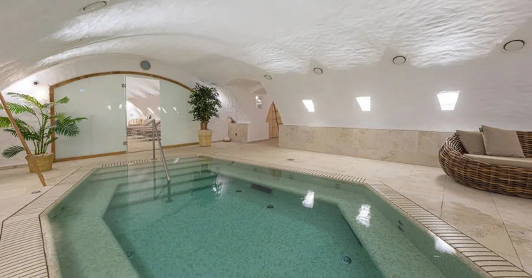 Hétköznapi wellness pihenés Budapest közelében a Fenyőharaszt Kastélyszállóban 2026