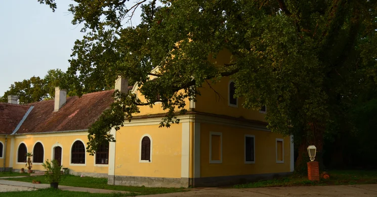 Pongrácz Kastély Csombárd