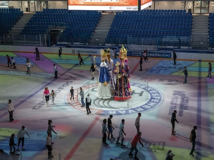 Korcsolyázás Székesfehérvár 2026 - Királyi Közkori a MET Arénában