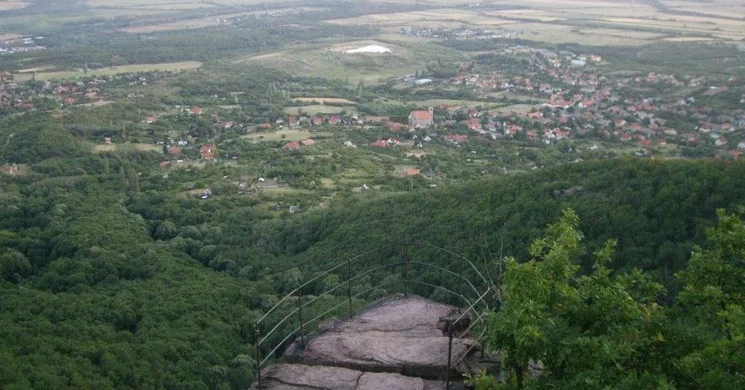 Kővágószőlősi kirándulás, családi vagy egyéni túra a Zsongorkő-lelátóhoz