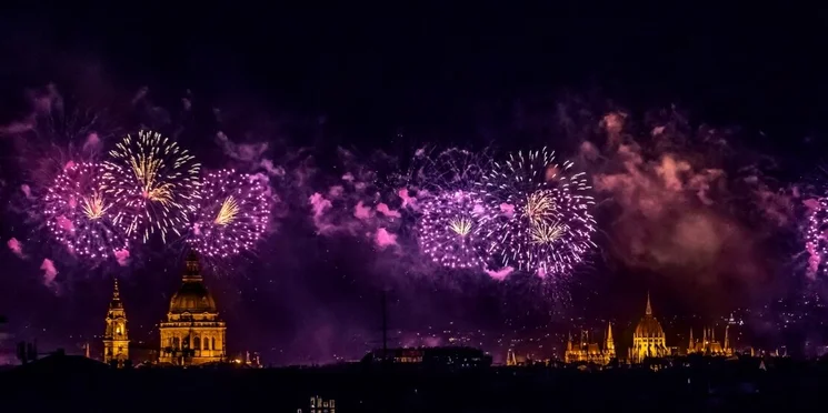 2026. augusztus 20. tűzijáték vacsorával Budapest – Continental Hotel tetőkert