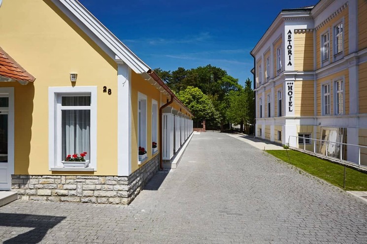 Leánybúcsú balatoni szállodánkban rendezvényszervezéssel és szállással az Astoria Hotelben!