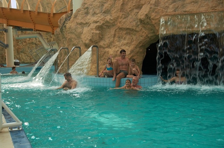 Hétvégi éjszakai wellness 2026 - Wellnessélmények a Gyulai Várfürdőben szállással