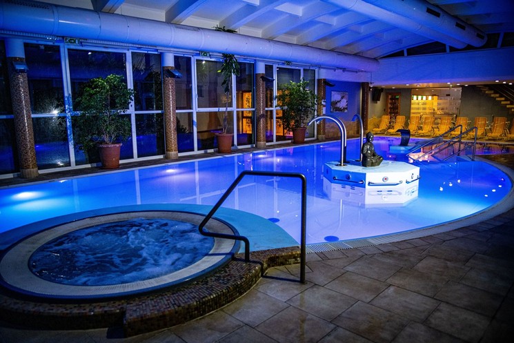 Nyugdíjas üdülés Harkányban, wellness és gyógyászati kezelések a harkányi gyógyfürdő mellett