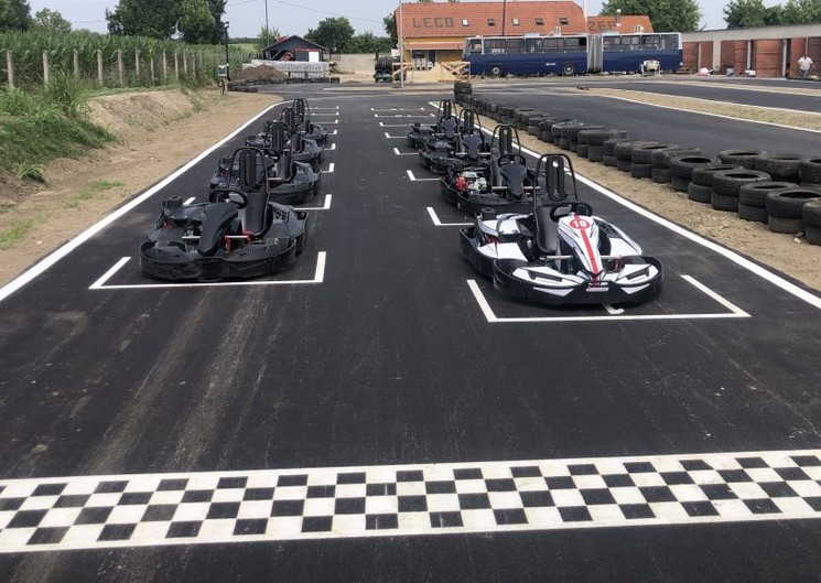 Csapatépítő gokart program a Balatonnál 2026 - Várjuk egy adrenalin fröccsös közösségépítő élményre!