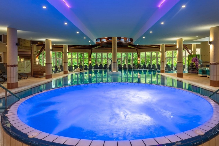 Belföldi wellness szállás Hévízen 2026 – Májusi feltöltődés a Lotus Therme Hotel & Spa ötcsillagos világában