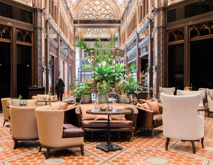 Séta a Párisi Udvar varázslatos világában Budapesten 2026