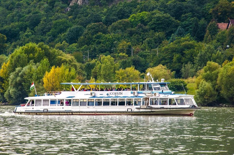 Hajóbérlés Visegrád 2026 - Kirándulóhajók és rendezvényhajók bérlése