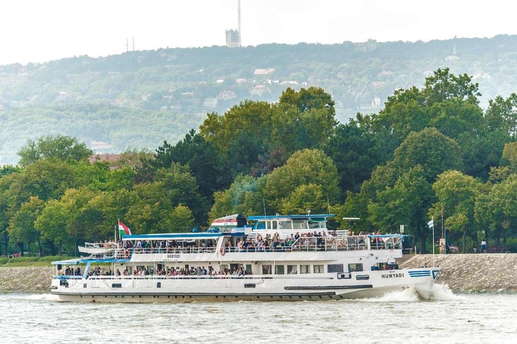 Zebegény hajóbérlés 2026 -  Kirándulóhajók és rendezvényhajók bérlése