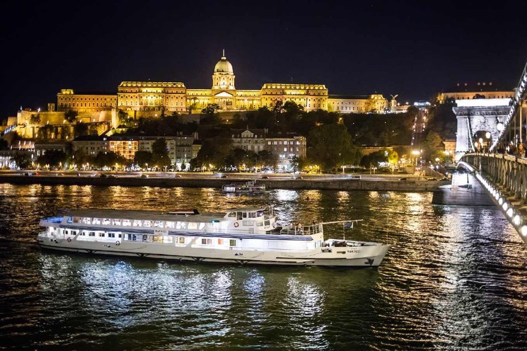 Rendezvényhajó bérlés 2026 - Hajós rendezvényhelyszín Budapesten vagy a Dunakanyarban