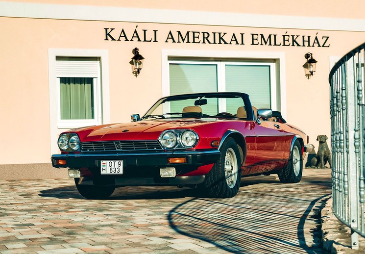 Tárlatvezetés a Kaáli Autó-Motor Múzeumban Dörgicsén