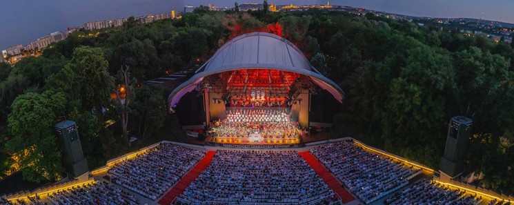 Margitszigeti Szabadtéri Színpad előadások 2027 – Nyári kulturális színházi élmények Budapest szívében
