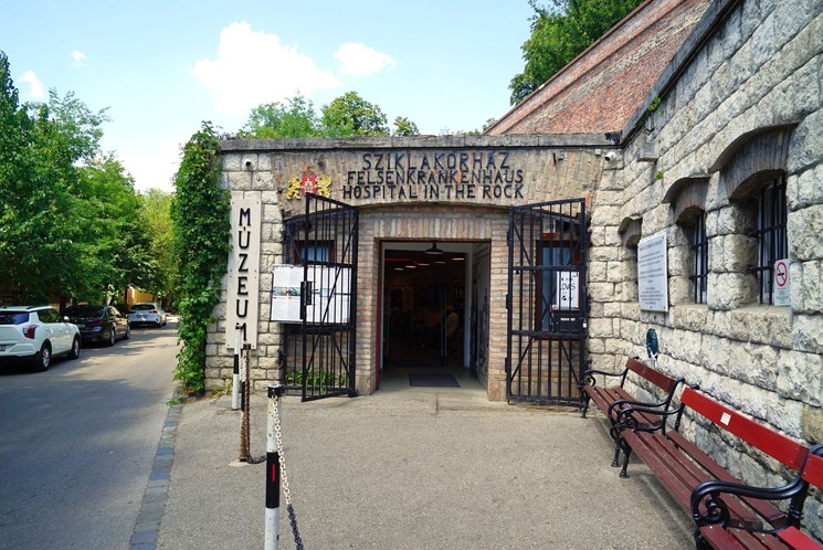 Sziklakórház Atombunker Múzeum kiállítás Budapesten 2026 - Múzeumlátogatás tárlatvezetéssel