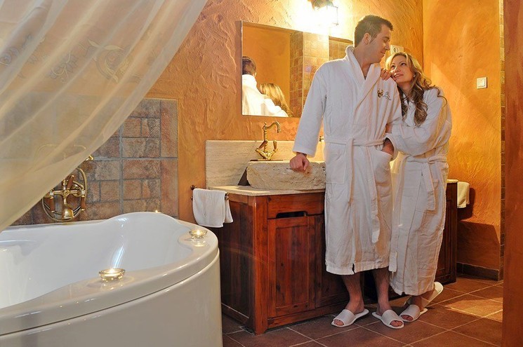 Ajándék házassági évfordulóra, romantika extrákkal a csodaszép Puchner Kastélyszállóban