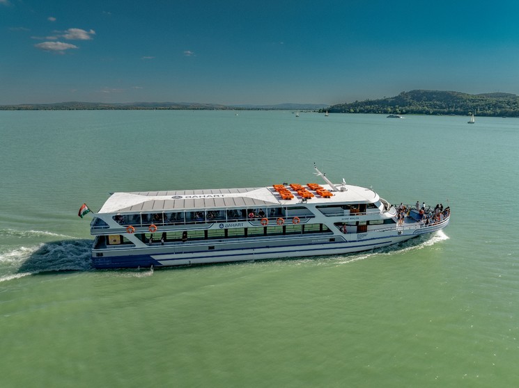 Hajózás Badacsony 2026 - Menetrendi hajók, sétahajók, programhajók