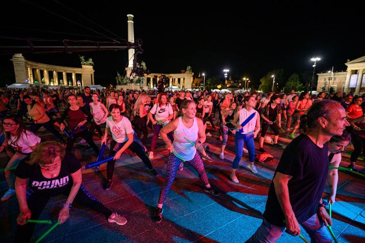 Mozgás Éjszakája 2026 Budapest - Ingyenes, éjszakai sportfesztivál a Hősök terén