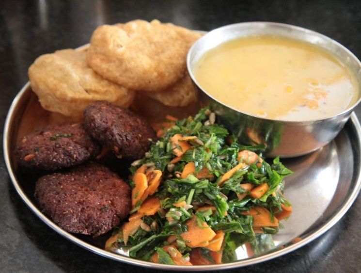 Vegetáriánus ételekkel várjuk, ajurvédikus, vegán és vegetáriánus ebédek a Krisna-völgyben