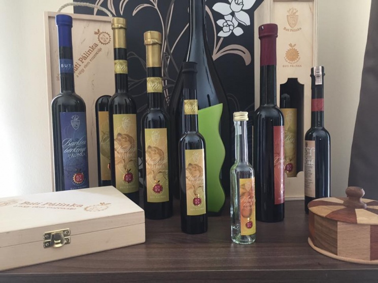 Pálinka rendelés pálinkaházunkból, kóstolja meg a Buti Pálinkafőzde kiváló gyümölcspálinkáit!