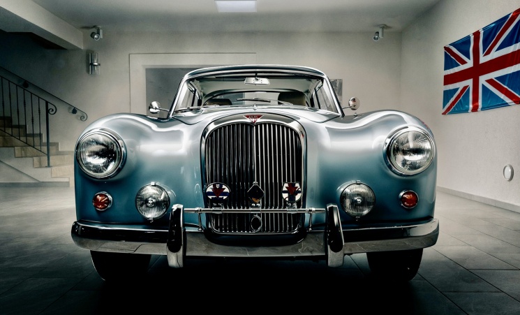 Oldtimer autó kiállítás a Balatonnál, veterán autócsodák és autóritkaságok egyedülálló gyűjteménye