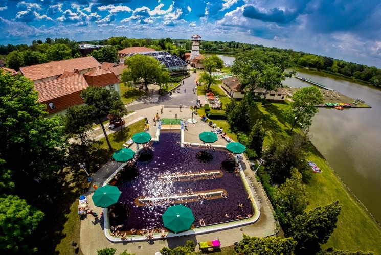 Gyógyvíz bőrbetegségekre a Gyopárosfürdői Gyógy-, Park- és Élményfürdőben