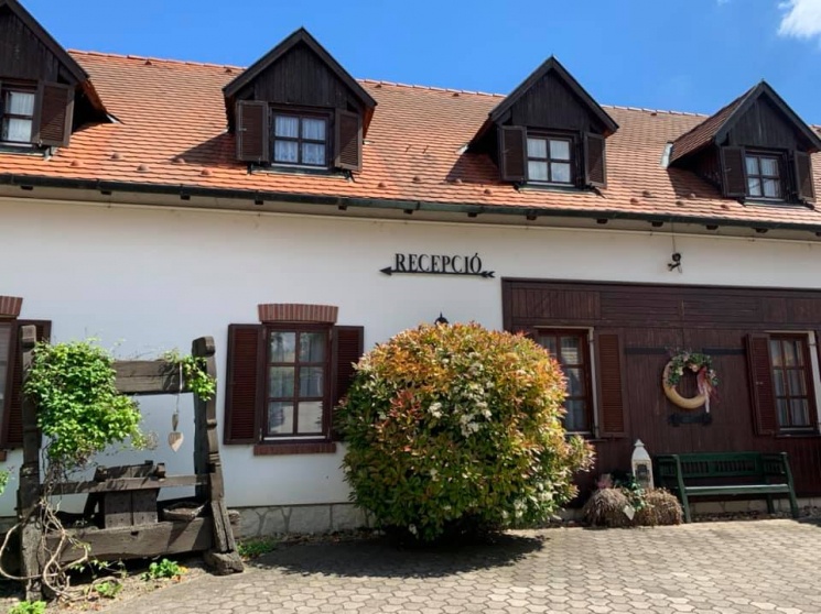 Kiadó szoba Székesfehérvár mellett a móri Öreg Prés Butikhotelben