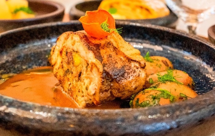 Anyák napi ajánlat Budapest 2026 - Ünnepi ízek és meghitt pillanatok az ARAZ Étteremben