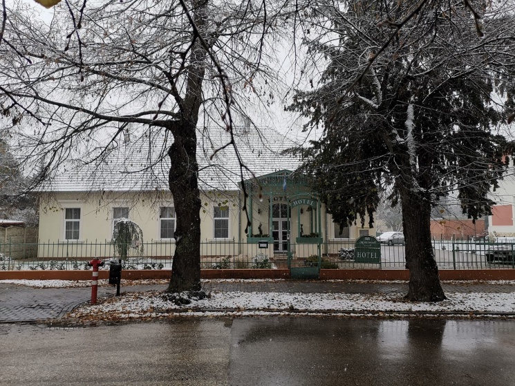 Wellness karácsony 2026 Mosonmagyaróvár. Meghitt pillanatok a Hotel Aquasol Resort **** szállodában