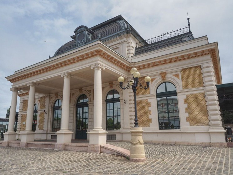 Gödöllői Királyi Váró és Várkapitányi Lak Kulturális Központ 