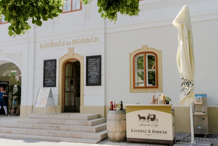 Zenit Kávéház & Étterem Keszthely