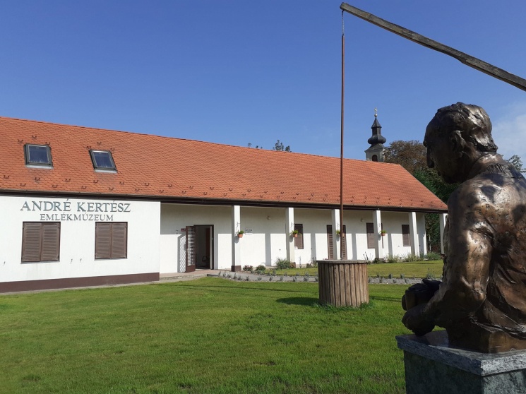 André Kertész Fotómúzeum és Emlékház Szigetbecse