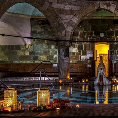 Éjszakai fürdőzés Budapest 2026 - Várjuk a Széchenyi és a Rudas Gyógyfürdőben