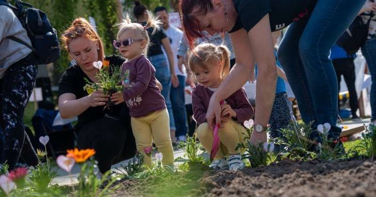 Anyák napi program Monor 2026 - Anyák napi virágültetés