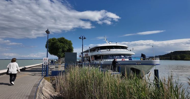 Hanghullám sétahajózás  2026 -  Különleges hajós kirándulás kultúrával, hittel, a természet szépségeivel  