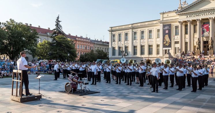 Térzene Szeged 2026 - Júliusi térzene a Móra-parkban