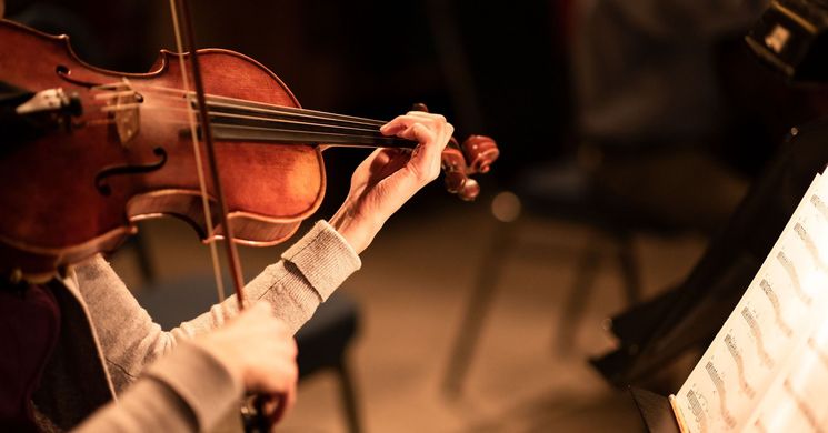 Koncert Tata 2026 - Hangversenyek, könnyű-és komolyzenei koncertek a városban, szállással a Kristály Imperial Hotelben