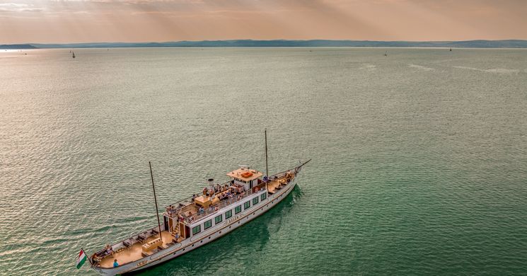 Alsóörsi sétahajózás, hajókirándulás 2026 -  Egyórás sétahajó járatok nyáron