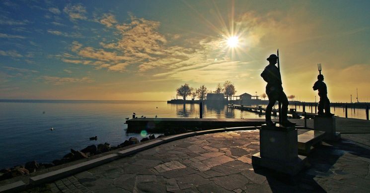 Balatonfüred városnézés programok 2026 - Tematikus városnéző séták idegenvezetővel, kisvonattal vagy önállóan