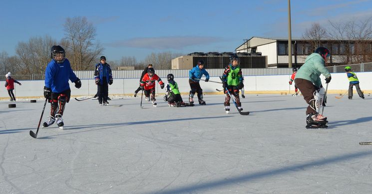 Jégpálya Paks 2026. Korcsolyára fel!
