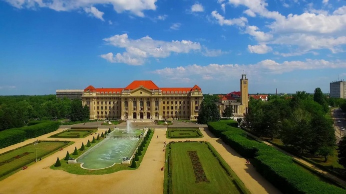 Doszfeszt 2025 Debrecen. Szabadegyetem doktoranduszoknak