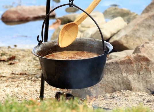 Háromlábú Fesztivál. Bográcsos Ételek Főzőversenye Balatongyörökön