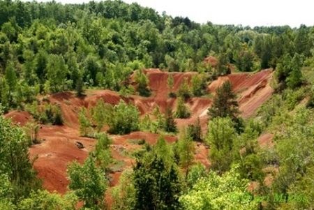 Darvas-tó lefejtett bauxitlencse, túra a Balaton-felvidéki Nemzeti Parkban