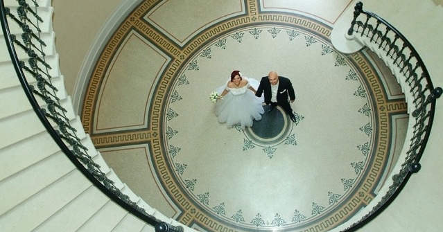 Esküvői kreatív fotózás a Várkert Bazárban