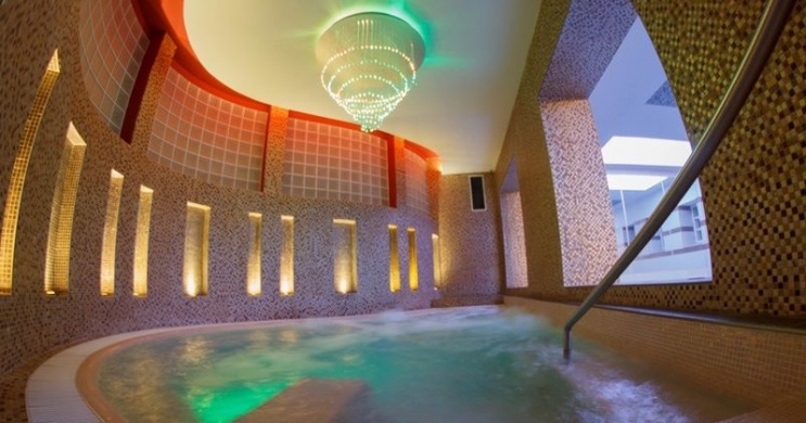 Tatai wellness fürdő - külsős vendégeknek ebéddel vagy vacsorával a Kristály Imperial Hotelben