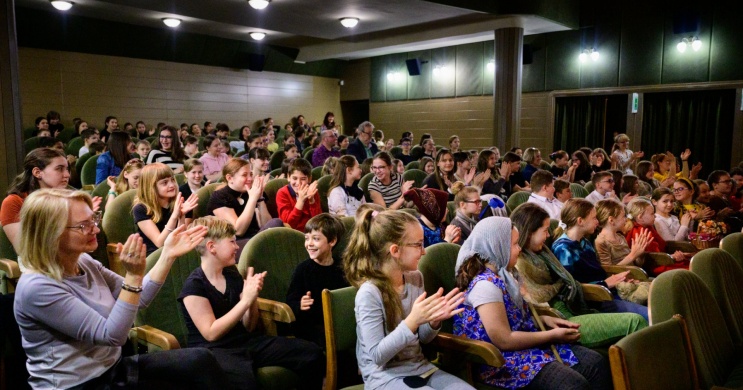 Hírös Agóra Ifjúsági Otthon programok 2026