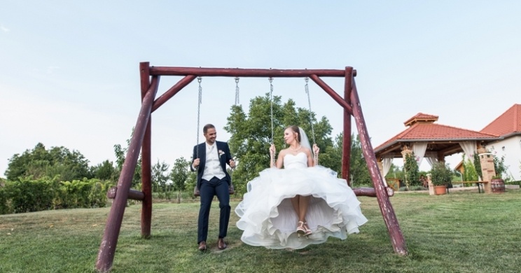 Esküvő helyszín Budapest környékén lenyűgöző természeti környezetben a Monori Pincefaluban