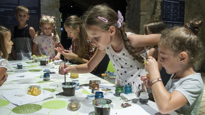 Születésnapi helyszín Pápán kézműves foglalkozással a Pannonia Reformata Múzeumban