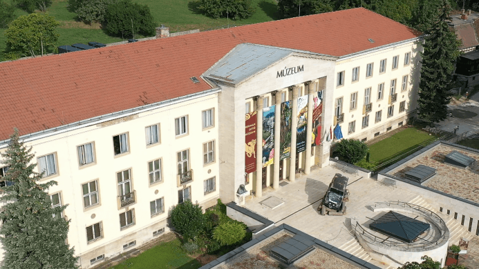 Két állandó kiállítással nyitja meg kapuit a miskolci Herman Ottó Múzeum új Képtára