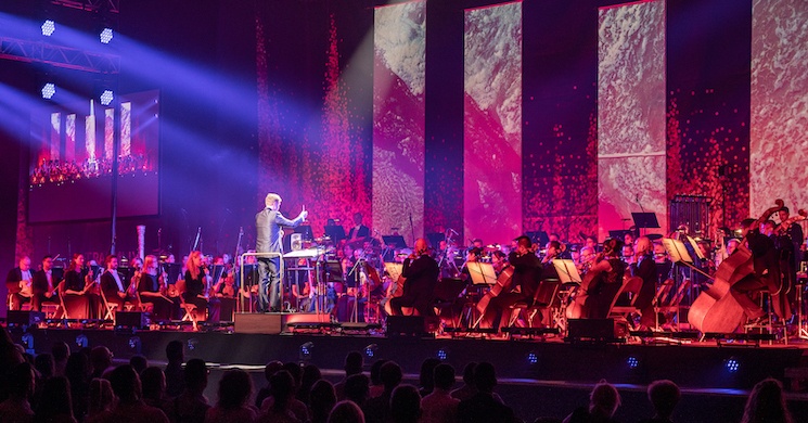 Karácsonyi filmzene-áradat a mese és a szerelem jegyében