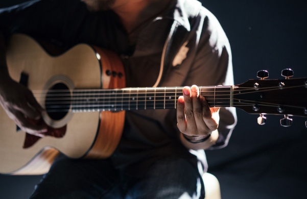 Az akusztikus gitárok világa